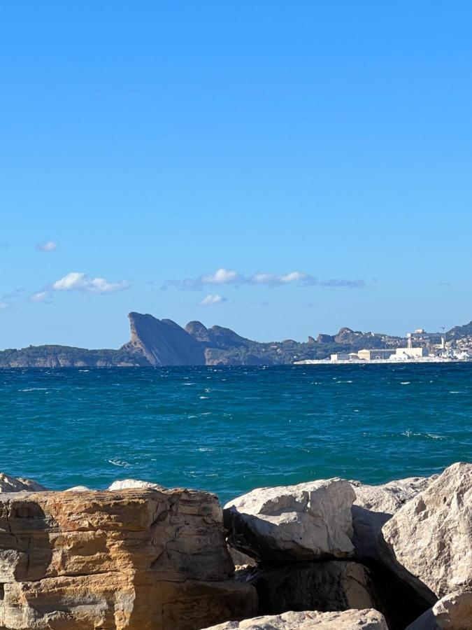 Appartement Entre Village Et Plages. Saint-Cyr-sur-Mer Εξωτερικό φωτογραφία