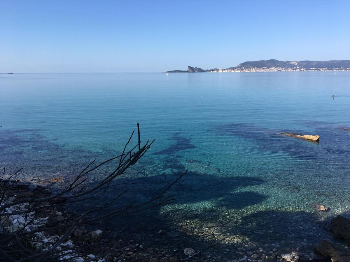 Appartement Entre Village Et Plages. Saint-Cyr-sur-Mer Εξωτερικό φωτογραφία